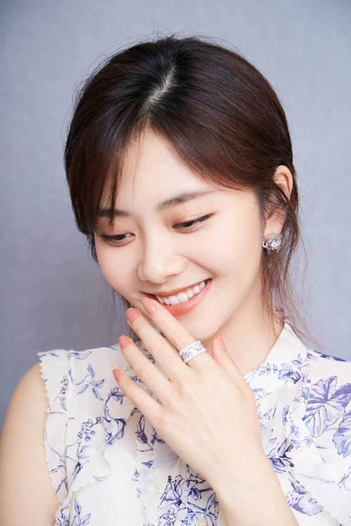 娱乐圈谭松韵吃瓜小说,揭秘明星背后的秘密生活